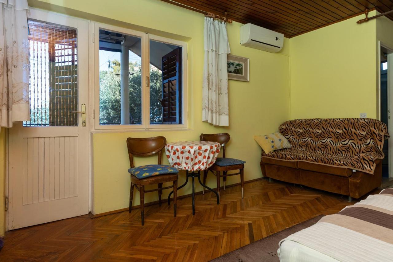 Apartments By The Sea Sumpetar, Omis - 9435 ภายนอก รูปภาพ